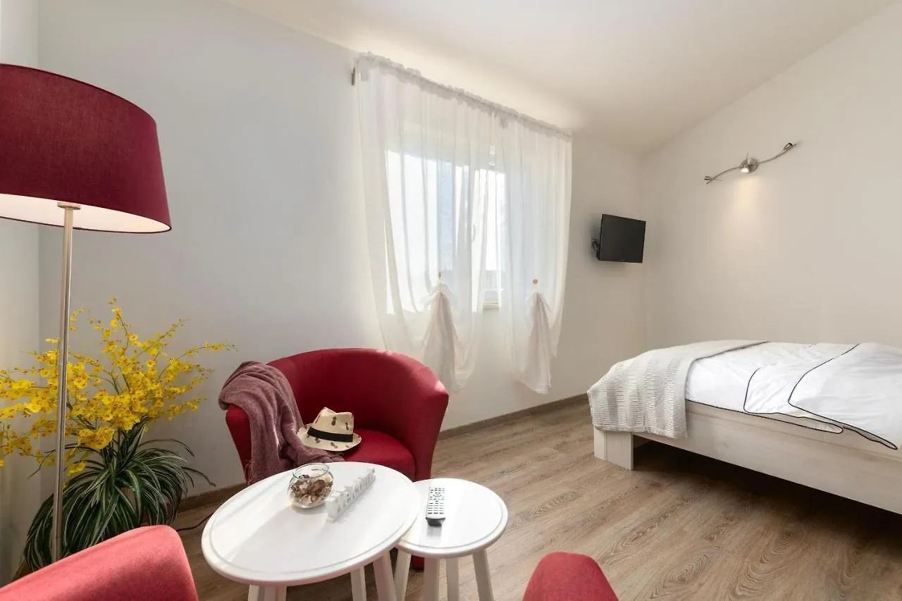 Gasthof Rooms Karolina Funtana