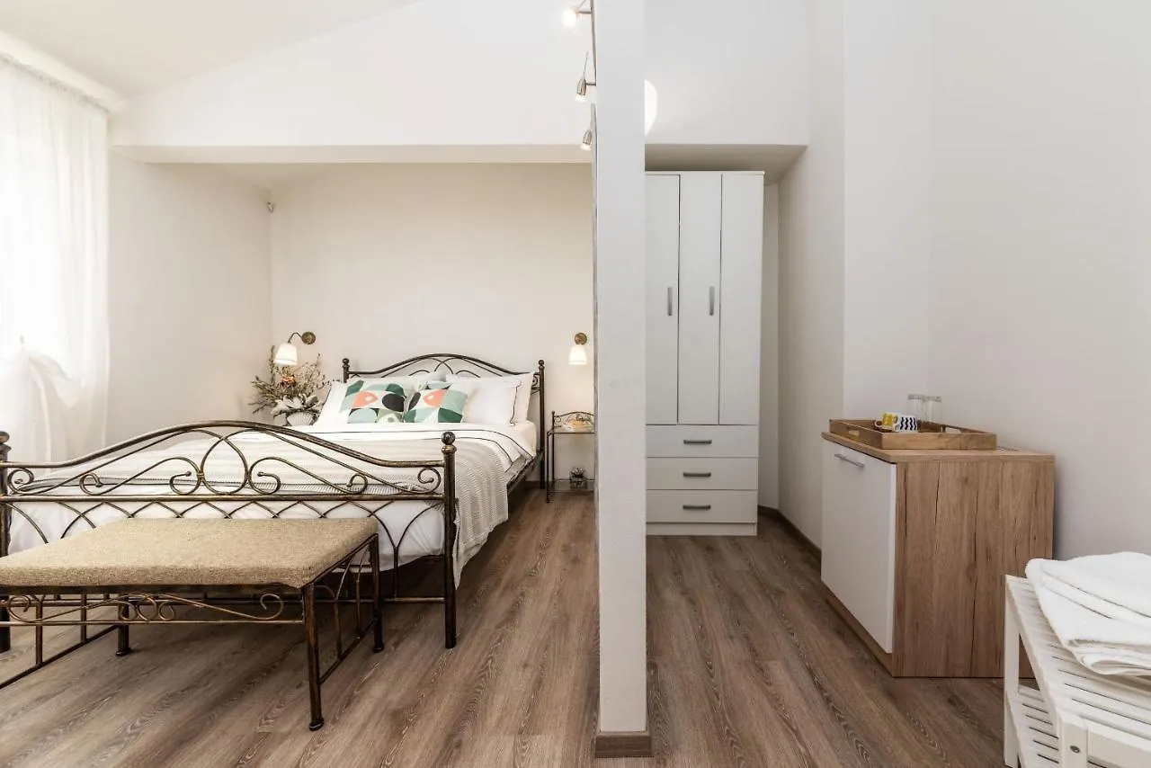 Rooms Karolina Funtana